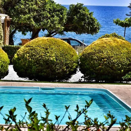 Διαμέρισμα Korakas Beach *